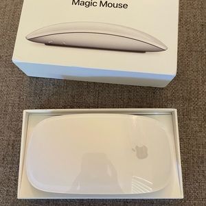 Apple Magic Mouse White and Silver Wireless Bluetooth Mouse